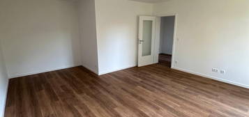 Voll sanierte 1 Zimmer Wohnung in zentraler Lage