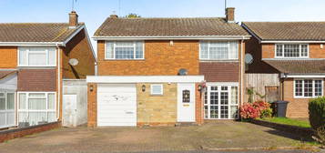 Detached house for sale in Winton Close, Luton LU2