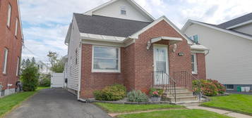 101 Van Schoick Ave, Albany, NY 12209