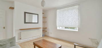 3 bedroom flat for sale