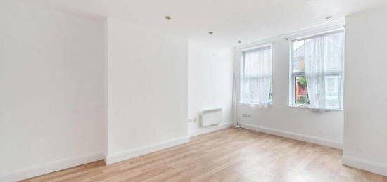 Studio flat for sale