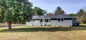 5486 Jeff Dr, Hanover, VA 23111