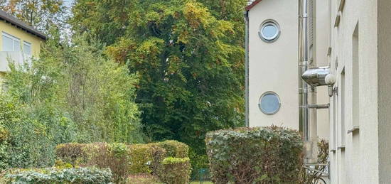 Große helle Wohnung mit Balkon