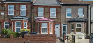 2 bedroom terraced house