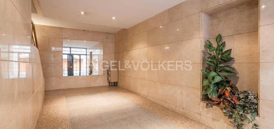 Apartamento de alquiler en Universidad - Malasaña