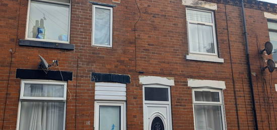 2 bed terraced house to rent