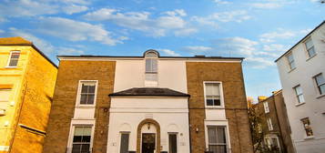 Flat to rent in Pleshey Road, London N7