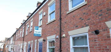 5 bedroom terraced house to rent