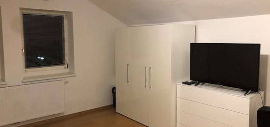 Exklusive 1-Zimmer-Wohnung mit Einbauküche in Stuttgart