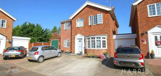 5 bedroom link detached house