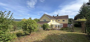 4 bed detached house for sale