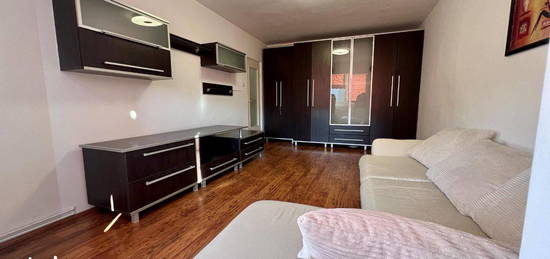 Inchiriez apartament cu 2 camere pe str Covazna mobilat si utilat