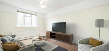 3 bedroom flat for sale