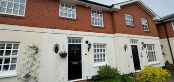 Town house to rent in Bedford Court, Bawtry, Doncaster DN10