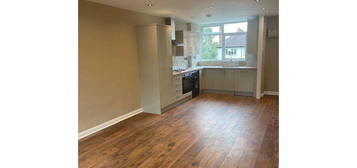 Maisonette to rent in Lyndwwood Court, Leicester LE2