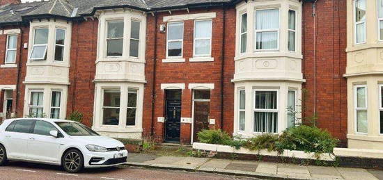 5 bedroom terraced house for sale