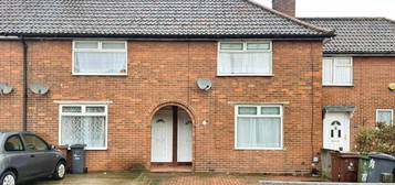 Terraced house to rent in Stamford Road, Dagenham RM9