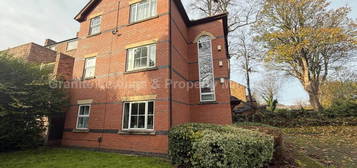 Flat to rent in 42A Clyde Road, West Didsbury, Manchester M20