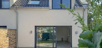 Modernes Neubau-Reihenhaus mit eigenem Garten und Terrasse l Wärmepumpe l Photovoltaikanlage