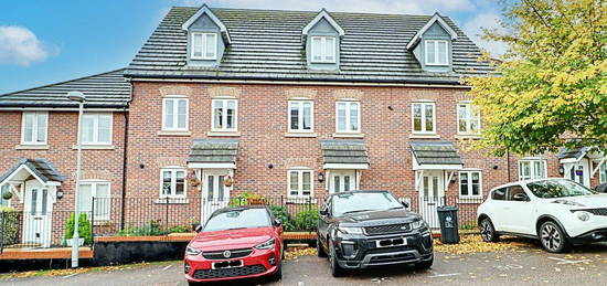 Town house for sale in Saffron Crescent, Sawbridgeworth CM21