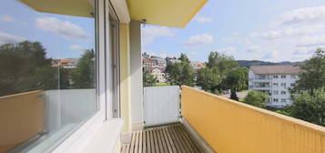 ** WOHNEN MIT AUSSICHT ** Frisch renovierte 3-Zimmer-Wohnung mit Balkon