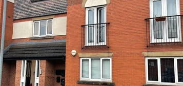 Flat to rent in Collegiate Way, Swinton, Manchester M27