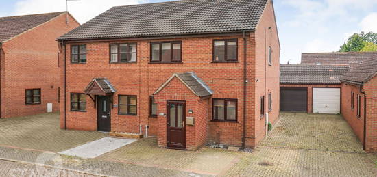 3 bed semi-detached house for sale