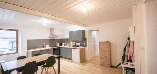 Maison de ville 1 étage  à vendre, 6 pièces, 4 chambres, 110 m²