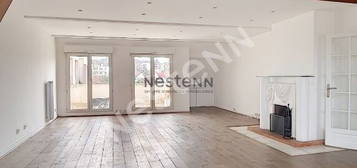 Appartement  à louer, 5 pièces, 2 chambres, 130 m²