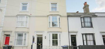 5 bed terraced house for sale