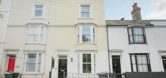 5 bed terraced house for sale