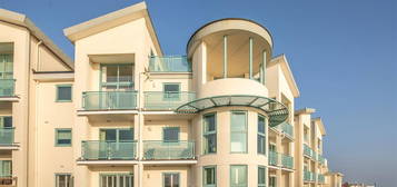 Flat to rent in Marine Drive, Rottingdean, Brighton BN2