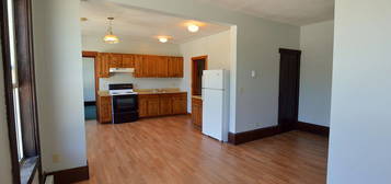 160 Main St APT 3, Ludlow, VT 05149