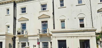 Flat to rent in Orwell Road, Harwich CO12