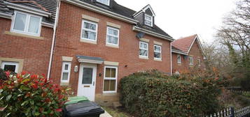 Town house to rent in Rowan Close, Whiteley, Fareham PO15