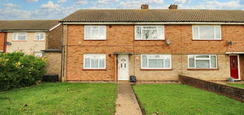 Maisonette to rent in Lexington Way, Upminster RM14