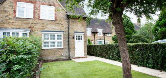 Property to rent in Westholm, Hampstead Garden Suburb NW11