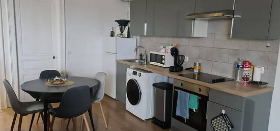 Appartement meublé  à louer, 4 pièces, 3 chambres, 70 m²