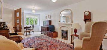 Flat for sale in Penlee Close, Edenbridge TN8