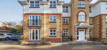 Flat for sale in Rosebank Close, Teddington TW11