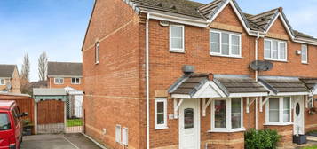 3 bed semi-detached house for sale