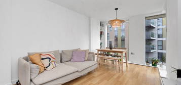 Flat to rent in Parkway Apartments, Goodchild Road, London N4