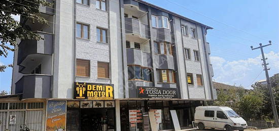 ÇİÇEK EMLAK'TAN AKÇAKOCA YOLU ÜZERİ 140 M2 KİRALIK 3+1 DAİRE