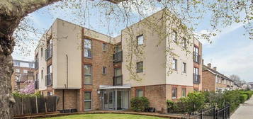 Flat to rent in Halcyon Place, Keswick Road, Putney SW15