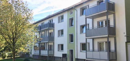 Frisch renovierte 2-Zi.-Whg. mit neuer Einbauküche und sonnigen Balkon