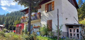 Casa indipendente con giardino in borgata alpina