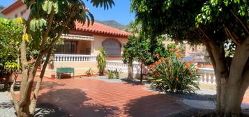 Alquiler de  Chalet pareado en calle Costa Templada, 10