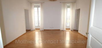 Appartement  à louer, 5 pièces, 3 chambres, 125 m²