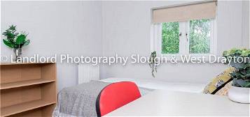 Property to rent in Broomfield, Guildford, Surrey GU2