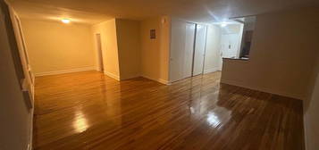 86-82 164th St #3N, Jamaica, NY 11432